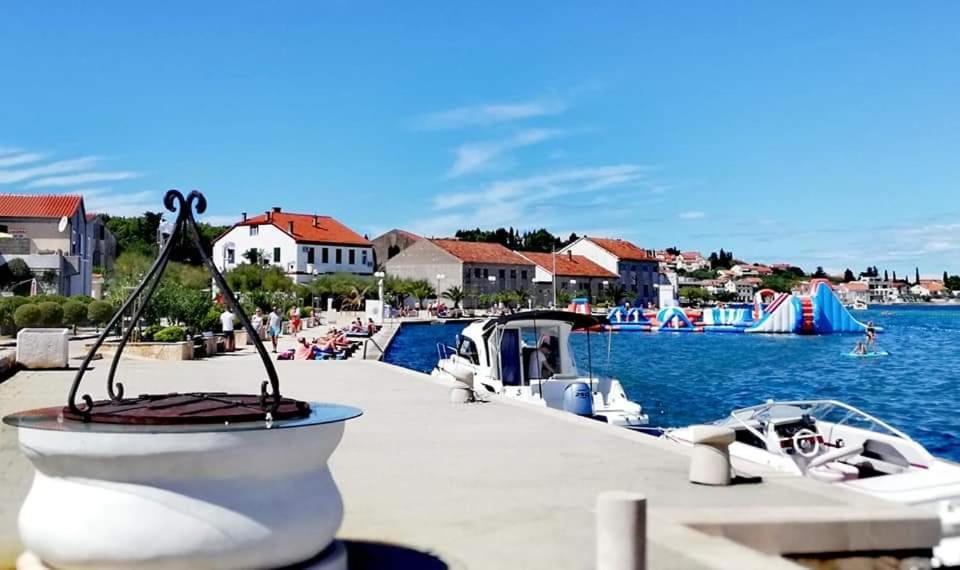 Relax Lägenhet Preko Exteriör bild